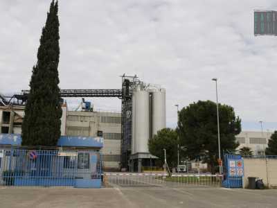 La grande azienda nipponica Bridgestone-Firestone, in origine Firestone-Brema, specializzata nella produzione di pneumatici (foto di Gennaro Gargiulo)